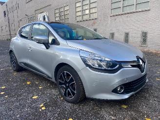 skadebil auto Renault Clio COMMUNITY 2016/1
