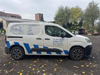 krockskadad bil bedrijf Citroën Berlingo 1.6 HDI 2019/4