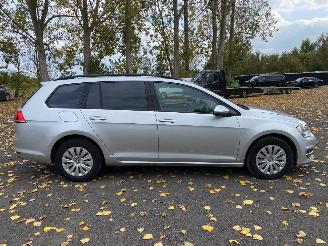 damaged passenger cars Volkswagen Golf VARIANT TRENDLI 2016/1