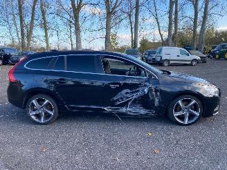 Vaurioauto  passenger cars Volvo V-60 V 60 R-DESIGN 2012/9