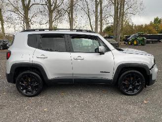 Damaged car Jeep Renegade  2020/10
