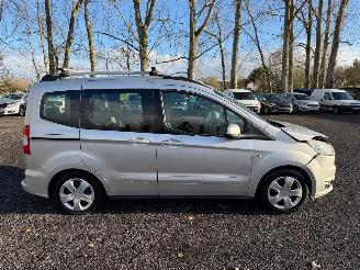 Coche accidentado Ford Tourneo Custom TOURNEO COURIER TREN 2015/1