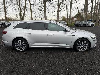 krockskadad bil auto Renault Talisman GRANDTOUR I 2017/6
