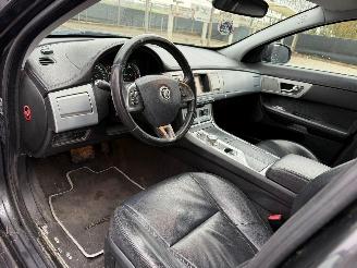 Jaguar XF 2.2 D picture 25