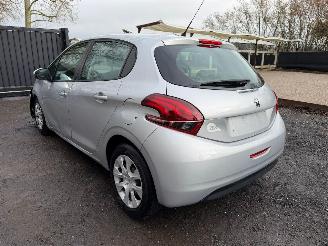 Peugeot 208 1.2 I picture 16