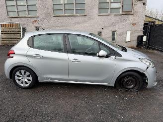 Vrakbiler auto Peugeot 208 1.2 I 2012/8