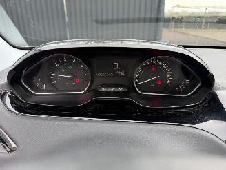 Peugeot 208 1.2 I picture 28