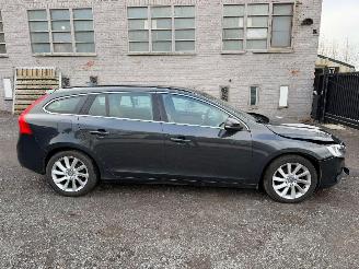 Unfallwagen Volvo V-60 V 60 SUMMUM 2016/6