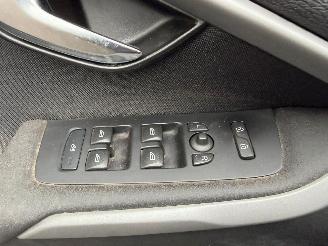 Volvo V-40 V 40 KINETIC picture 32