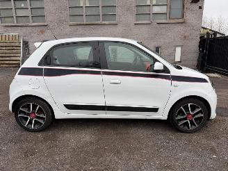 skadebil auto Renault Twingo III INTENS 2015/6