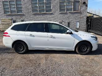 uszkodzony samochody osobowe Peugeot 308 II SW STYLE 2016/5