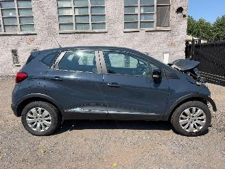 skadebil auto Renault Captur ZEN 2015/8
