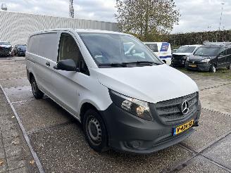 krockskadad bil bedrijf Mercedes Vito 109 CDI FUNCTIONEL LANG 2018/10
