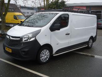 skadebil bedrijf Opel Vivaro L2-H1 AIRCO-NAVI 1.6CDTI 85KW EURO 5 2015/4