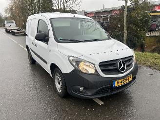 krockskadad bil bedrijf Mercedes Citan 108 CDI 2018/3