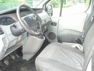 Renault  CAMPER TRAFIC 1.9DCI picture 14