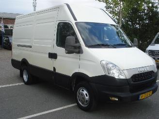 Unfall Kfz Van Iveco Daily DUBBELE LUCHT 35C-13V AIRCO 2014/8