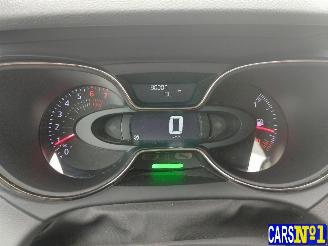 Renault Captur  picture 16