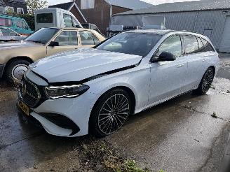 Voiture accidenté Mercedes E-klasse 300e AMG Line Estate 2024/3