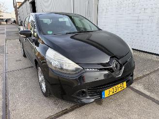 skadebil auto Renault Clio 1.2 2013/5