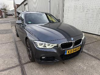 Schadeauto BMW 3-serie 330e High Executive M-Sport 2016/12