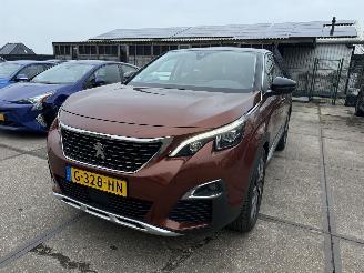 Damaged car Peugeot 3008 1.2 PureTech  Blue Lease Premium 2019/10
