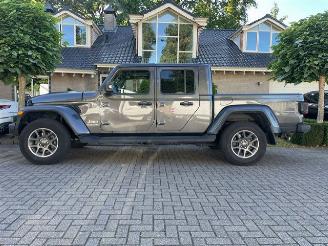 Damaged car Jeep Gladiator 3.0 V6 crd OVERLANDNAVI LEDER 2023/1