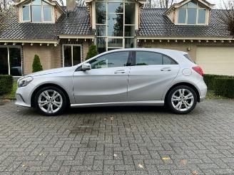 Mercedes A-klasse 180 URBAN AUTO NAVI PDC picture 2