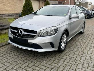 Vaurioauto  passenger cars Mercedes A-klasse 180 d 1.5 CDI NAVI PDC 2016/1