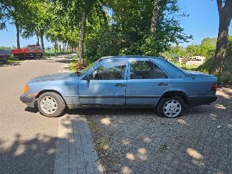 Uttjänta bilar auto Mercedes 200-serie 260 E 1989/3