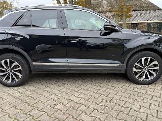 Volkswagen T-Roc 2.0 TDI AUTOMAAT 150 PK STYLE NAVI CLIMA CAMERA LED picture 20