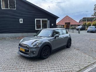 damaged passenger cars Mini One EDITION CLIMA ABS PDC STOELVERWARMING B.J 11-2018 2018/11