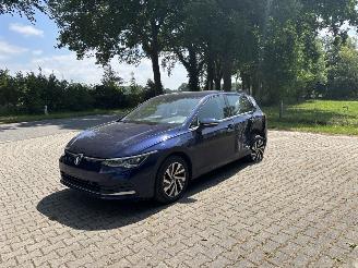 damaged passenger cars Volkswagen e-Golf 8 HYBRIDE PLUG IN DSG NAVI CLIMA VIRT DASH CAMERA B.J 12-2023 2023/12