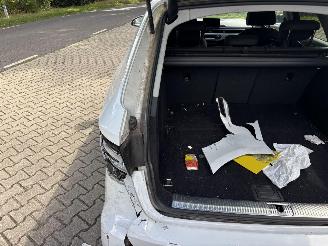 Audi A4 AVANT HYBRIDE 2.0 S-LINE AUTOMAAT SPORT NAVI CLIMA LED PDC B.J 06-2019 picture 13