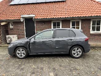 Volkswagen Golf 8 TSI EDITION 110 PK NAVI CLIMA CAMERA VIRTUEEL DASH LED B:J 2023  Plaatschade picture 11