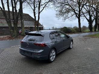 Volkswagen Golf 8,5 ETSI 1.5 HYBRIDE AUTOMAAT NAVI CLIMA CAMERA LED VIRT DASH TREKHAAK B.J 12-2024 picture 2