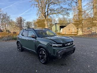 Vaurioauto  passenger cars Dacia Duster Duster HYBRIDE 1.6 AUTOMAAT NAVI CLIMA CAMERA VIRT DASH B.J 12-2024 2024/12