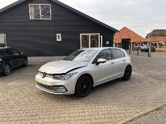 damaged passenger cars Volkswagen Golf 8 TSI LIFE EDITION CLIMA CRUISE VIRT DASH B.J 05-2022 2022/5