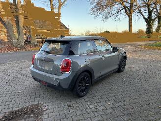 Mini  1.5 EDITION CLIMA ABS PDC B.J 11-2018 SCHROEFSCHADE picture 4