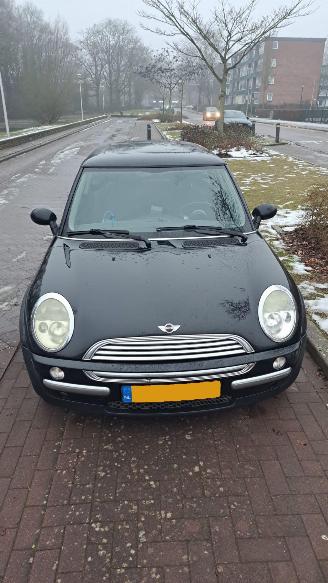 Avarii autoturisme Mini Mini ONE 1.6 PANO B.J 2003 inruiler 2003/5