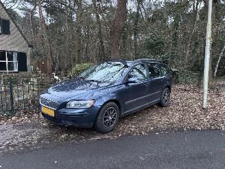 damaged passenger cars Volvo V-50 1.8 EDITION 125 PK AIRCO ABS TREKHAAK B.J 2005 Geen schade TOP Conditie 2005/1