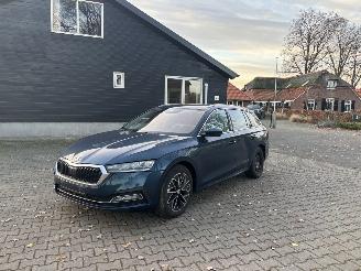škoda osobní automobily Skoda Octavia AUTOMAAT HYBRIDE NAVI CLIMA VIRT DASH CAMERA TREKHAAK LED B.J 12-2024 2024/12