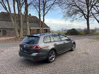 Auto incidentate Volkswagen Golf VARIANT TSI 115 PK NAVI CLIMA CAMERA CRUISE B.J 2020 SCHROEFSCHADE 2020/1