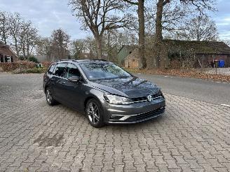 krockskadad bil auto Volkswagen Golf TSI NAVI CLIMA CAMERA B.J 2020 2020/1