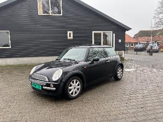 škoda osobní automobily Mini  Pano Airco APK maar 2027 geen schade 2003/5
