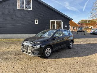 Auto incidentate Hyundai Bayon AUTOMAAT T-GDI NAVI CAMERA LED B.J 11-2025 SCHROEFSCHADE NIEUW 2025/11