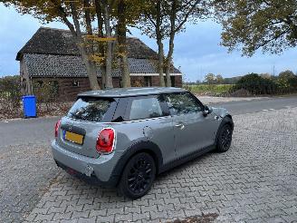 Mini One 1.5 EDITION SPORT CLIMA ABS PDC B.J 11-2018 SCHROEFSCHADE picture 2