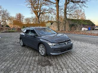 uszkodzony samochody osobowe Volkswagen  GOLF 8.5 ETSI 1.5 HYBRIDE AUTOMAAT NAVI CLIMA CAMERA LED VIRT DASH TREKHAAK B.J 12-2024 2024/12