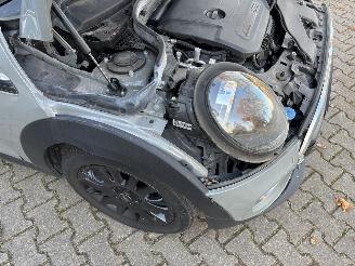 Mini One 1.5 EDITION SPORT CLIMA ABS PDC B.J 11-2018 SCHROEFSCHADE picture 15