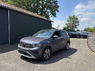 Schadeauto Volkswagen T-Cross TSI 116 PK AUTOMAAT NAVI CLIMA CAMERA LED B.J 06-2024 FACELIFT 2024/1